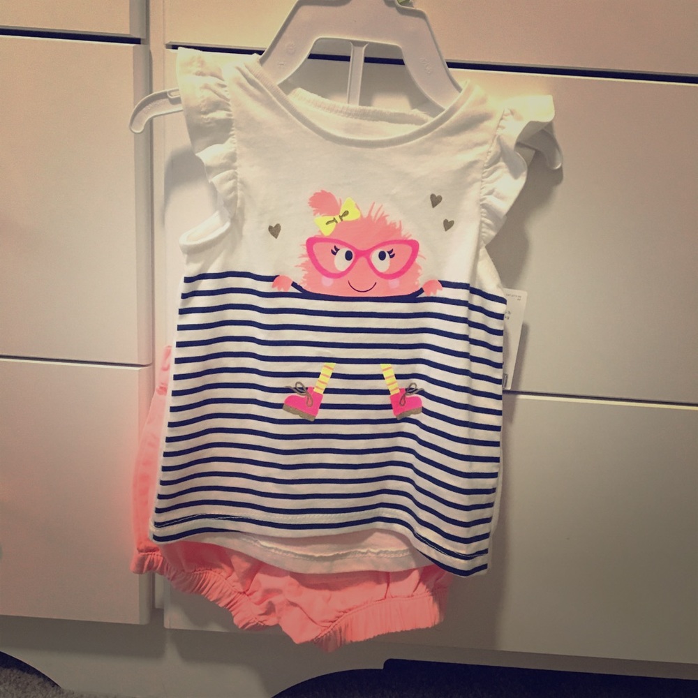 Carters 2-pc set shirt with shorts